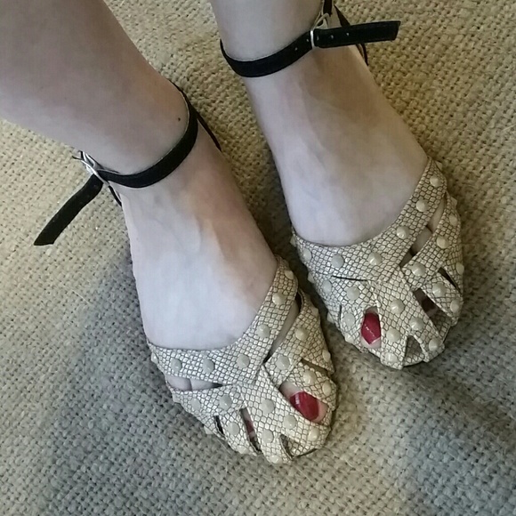 Studded  flats - Picture 7 of 8